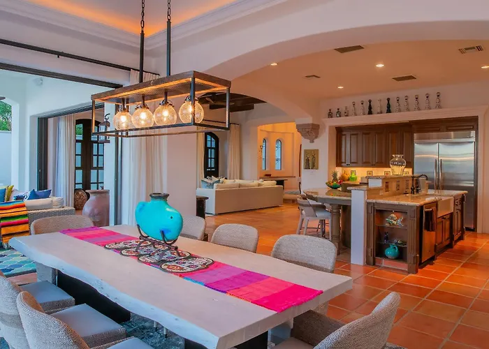 Amazing 5bd Del Mar With Full Staff And Steps From The Villa