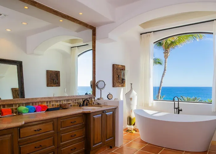 Amazing 5bd Del Mar With Full Staff And Steps From The *
