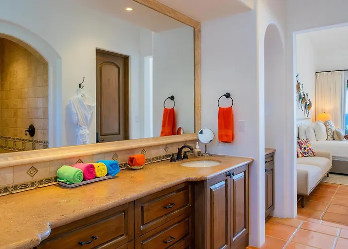 Amazing 5bd Del Mar With Full Staff And Steps From The Villa San José del Cabo
