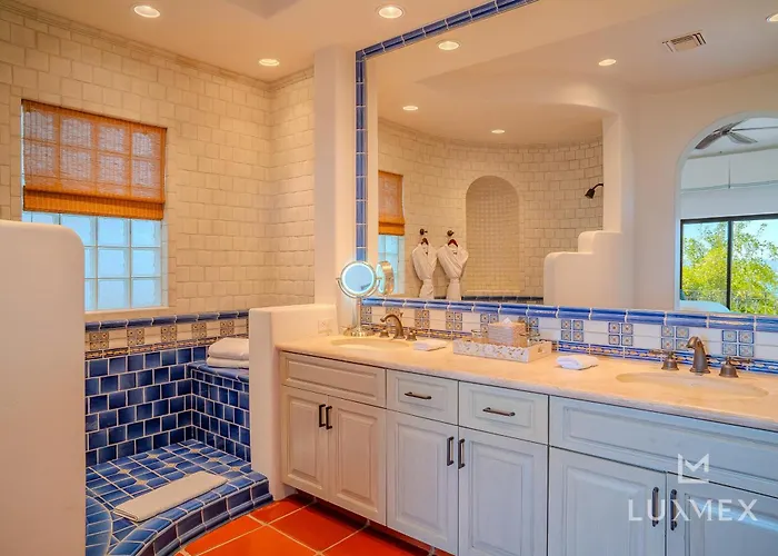 Amazing 5bd Del Mar With Full Staff And Steps From The