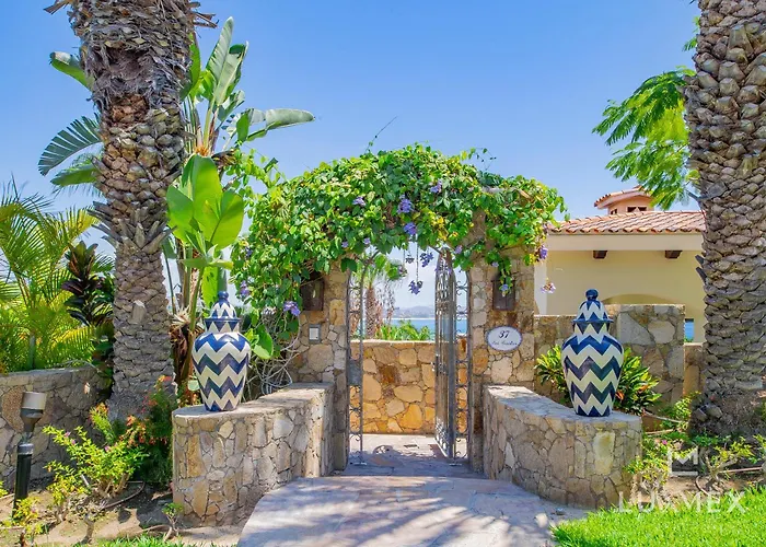 Amazing 5bd Del Mar With Full Staff And Steps From The *