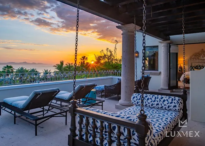 Amazing 5bd Del Mar With Full Staff And Steps From The